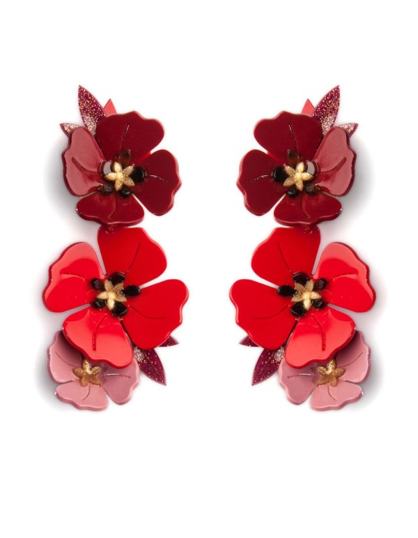 Pendientes largos de flores en color rojo