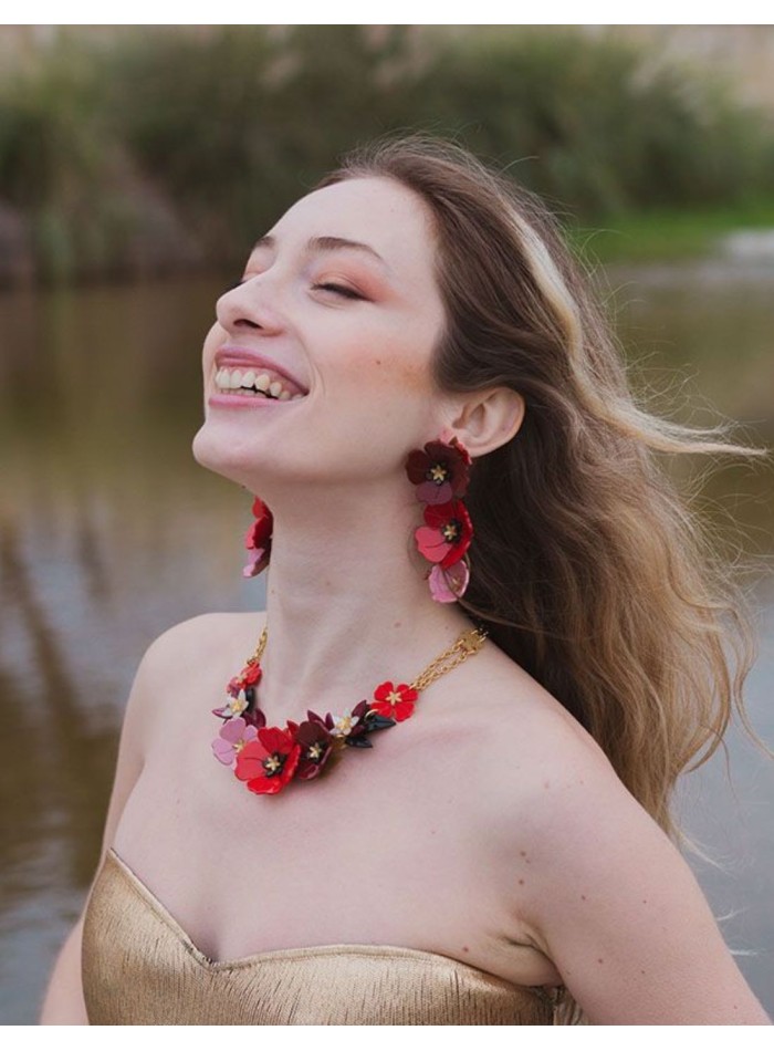 Pendientes largos de flores en color rojo para casual