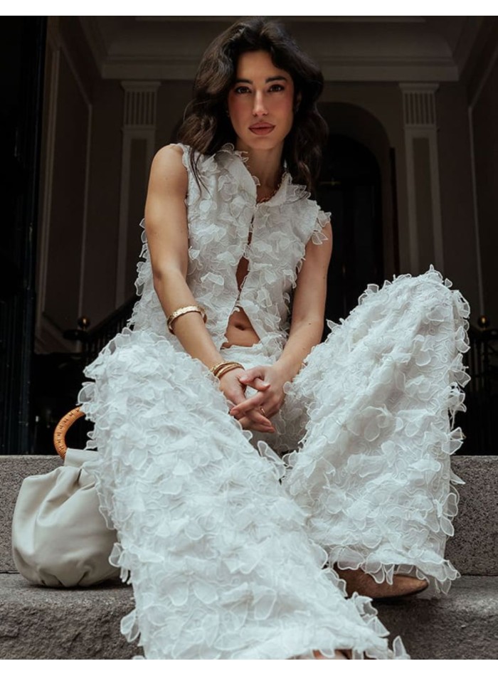 Pantalon fluide blanc cassé à motifs floraux