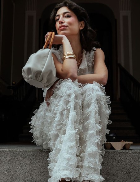 Pantalon fluide blanc cassé à motifs floraux