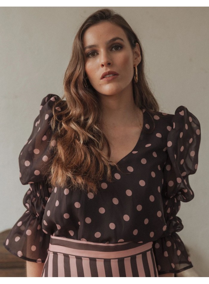 Blusa de gasa con estampado de lunares y mangas abullonadas