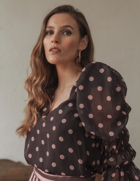Blusa de gasa con estampado de lunares y mangas abullonadas