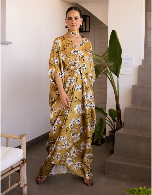 Kaftán mostaza con estampado de flores con manga y escote en pico