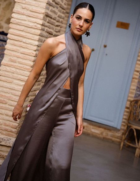 Long top croisé en maille satinée grise avec encolure licou