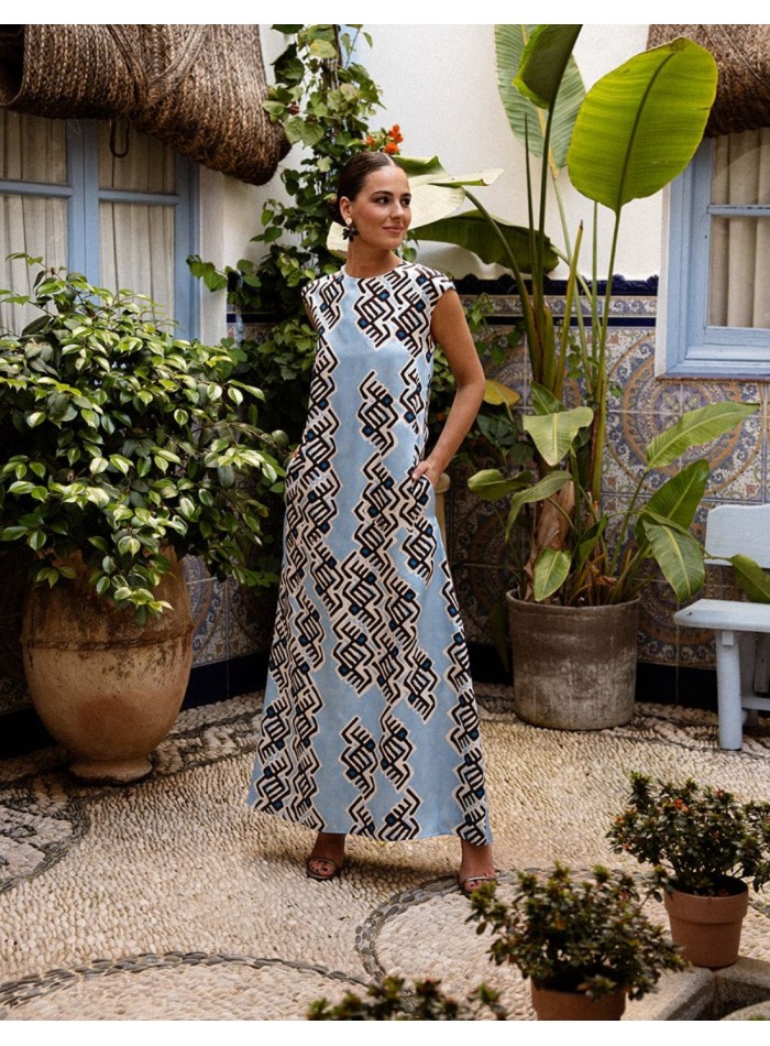 Vestido largo de invitada estampado tipo envasé