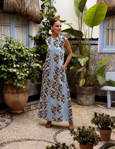 Vestido largo de invitada estampado tipo envasé