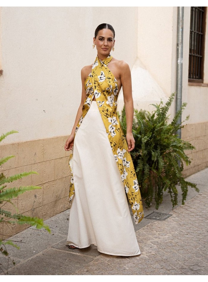 Ecru long skirt with flared cut