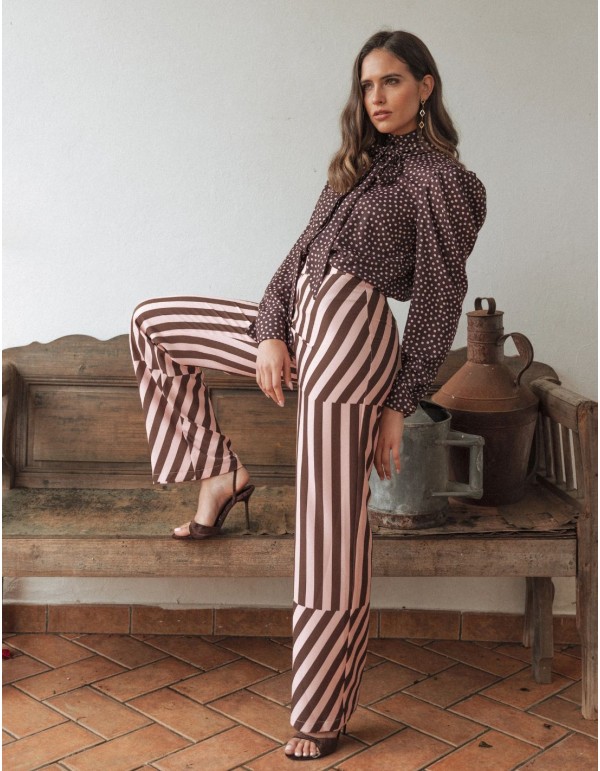 Pantalón de corte recto de rayas rosa y marrón