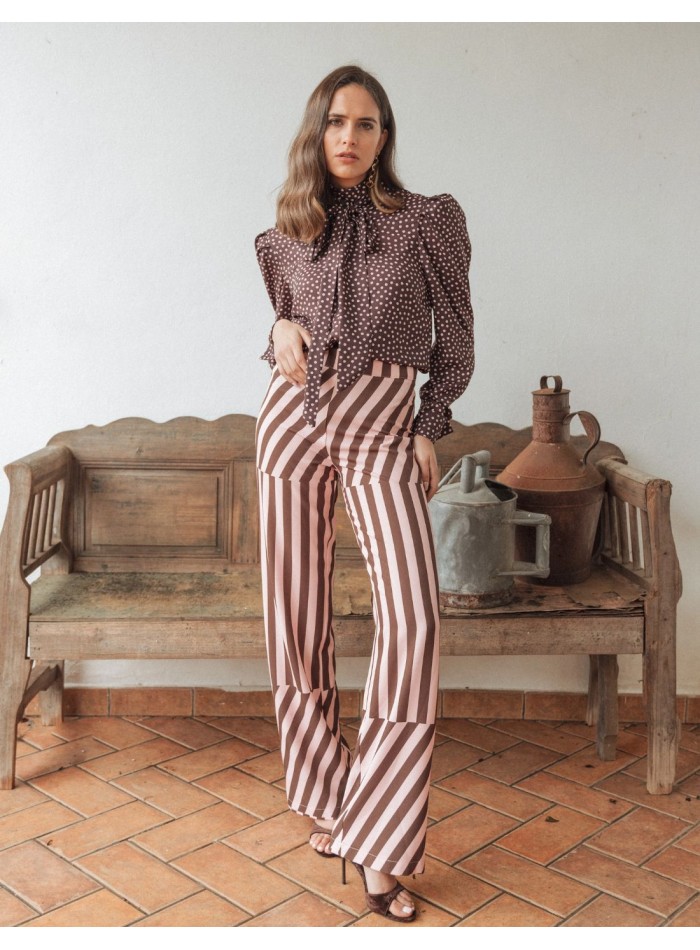 Pantalon coupe droite à rayures roses et marron