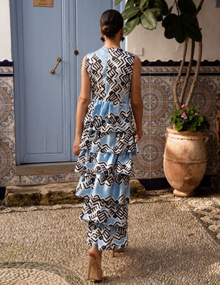 Vestido midi celeste de tirantes con falda de volantes