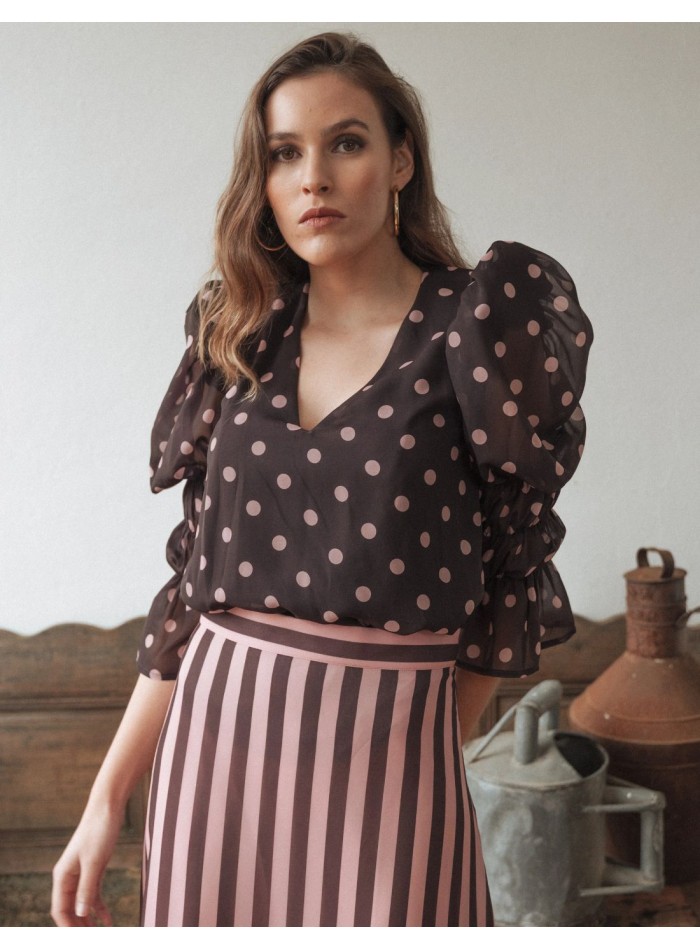 Falda midi de gasa con estampado de rayas rosas y marrones