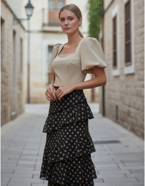 Beige guest top with puffed sleeves and square neckline