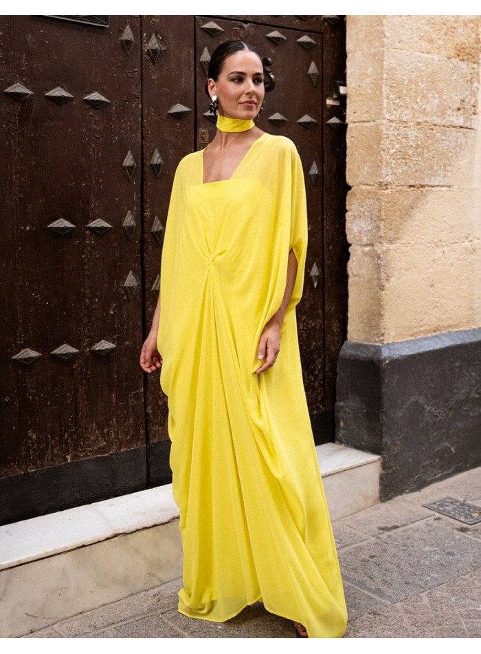 Long kaftan en mousseline de soie jaune pour...