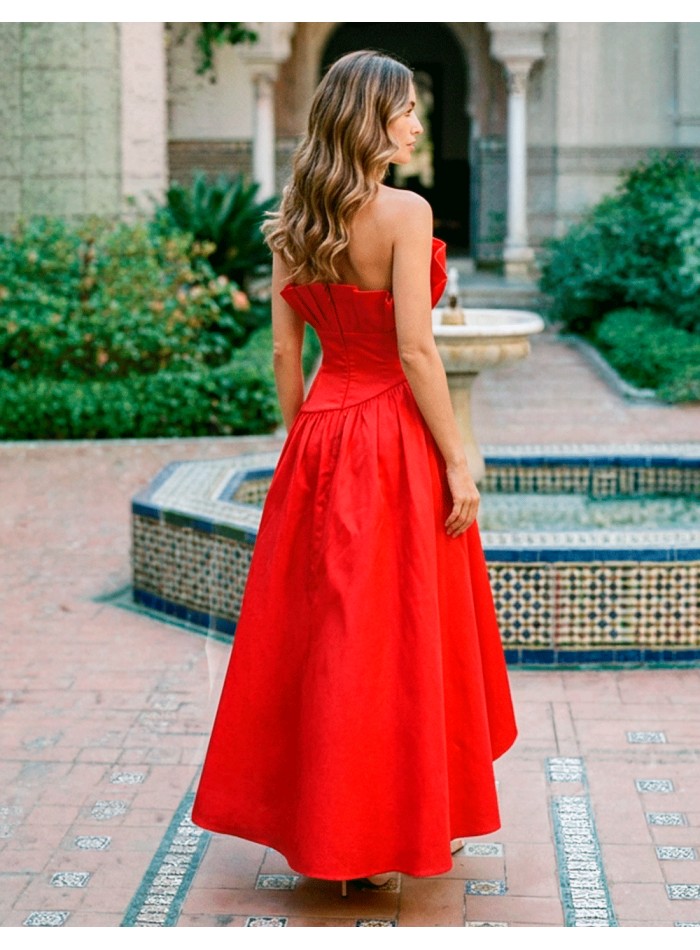 Robe bustier rouge : l'équilibre parfait entre élégance et tendance