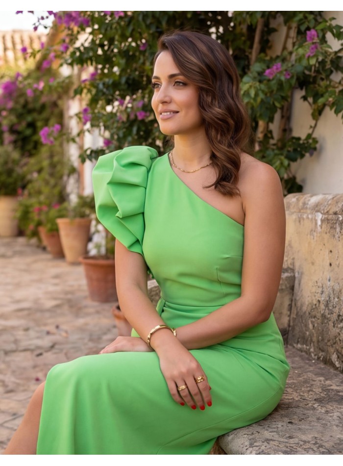 Vestido para dama de honor largo en color verde y manga con volantes