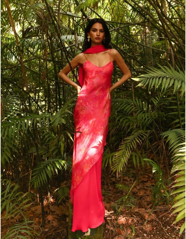 Vestido largo fluido con tirante fino y escote en V