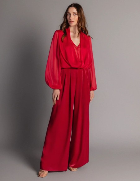 Blusa de gasa con diseño cruzado en color cereza