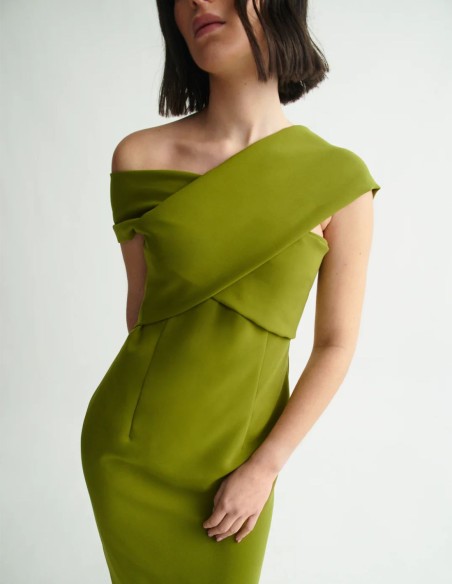 Vestido midi verde oliva con escote cruzado y tirantes multiposición