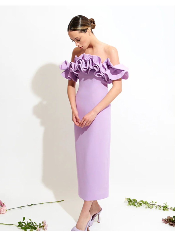 Robe midi lilas avec encolure bardot et manches...