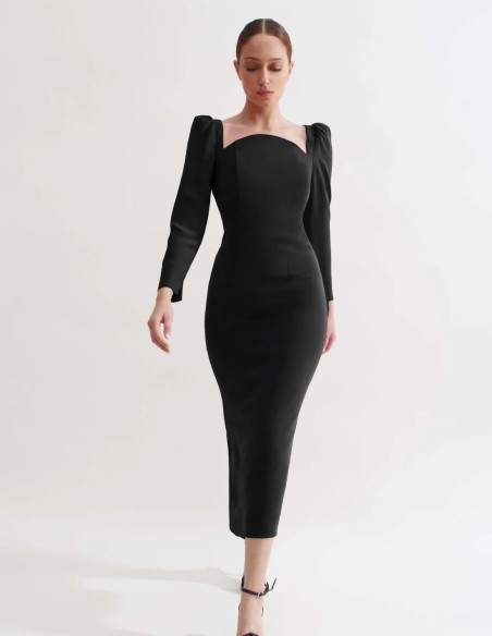 Vestido midi negro de silueta lápiz para invitada