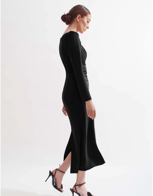 Robe midi noire à silhouette crayon pour les invités 2
