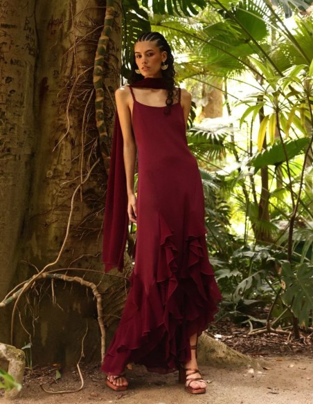 Robe longue à fines bretelles tressées et à volants