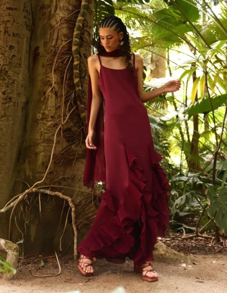 Robe longue à fines bretelles tressées et à volants