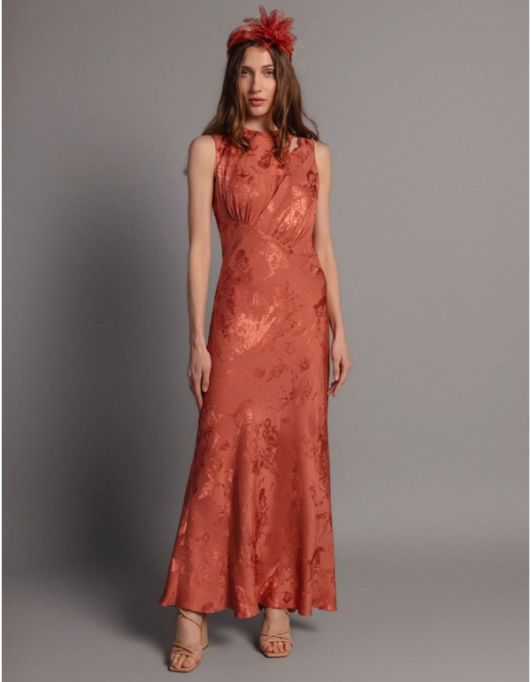 Vestido midi satinado color teja con corte al bies