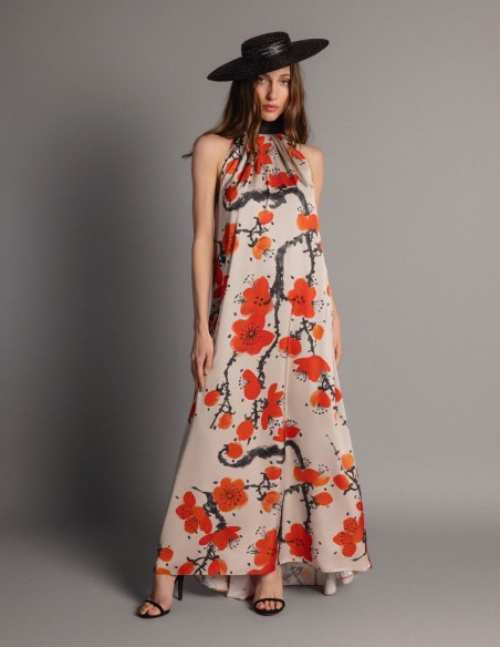 Vestido largo estampado de satén con cuello halter