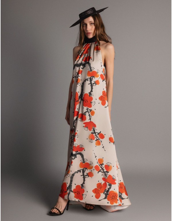 Vestido largo estampado de satén con cuello halter 2