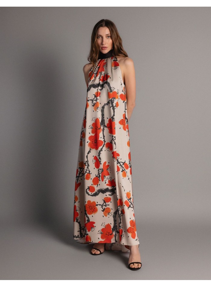 Robe longue en satin imprimé avec encolure dos nu
