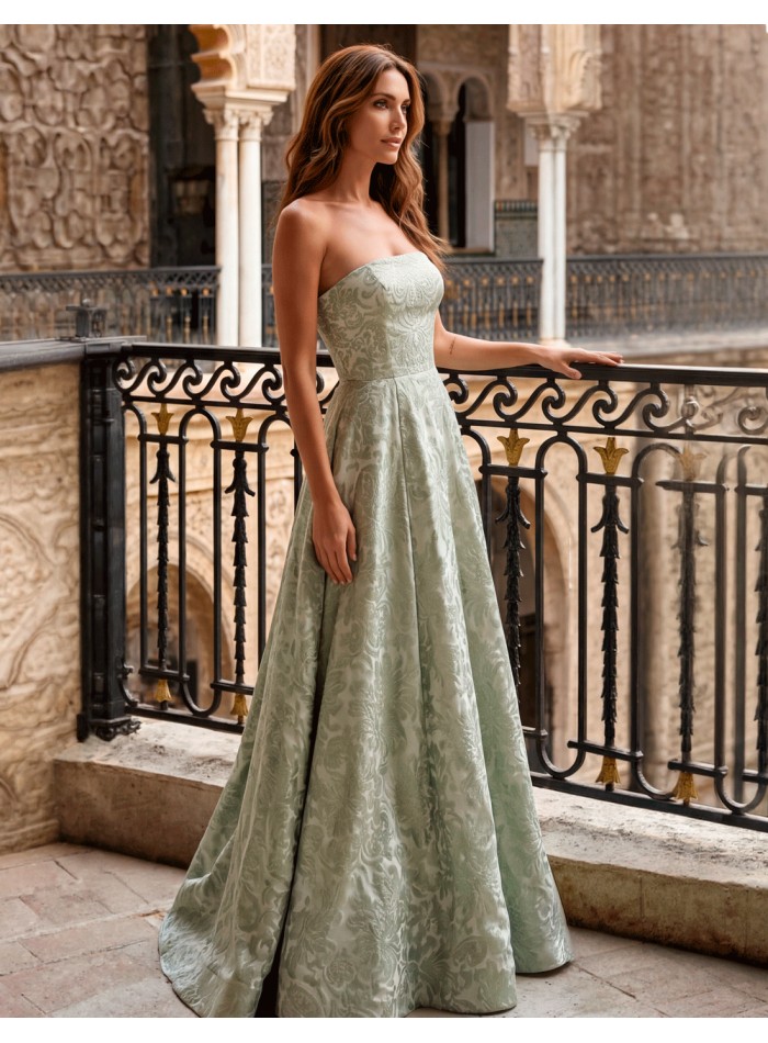 Vestido largo palabra de honor verde agua...