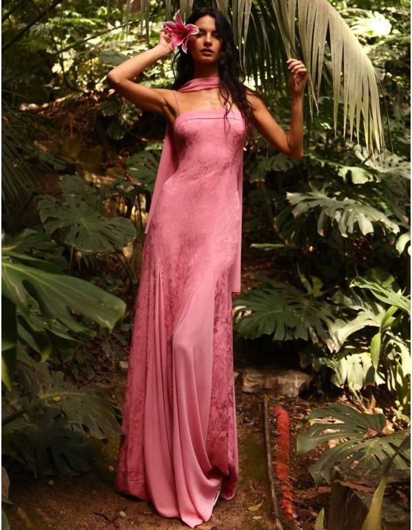 Long pink chiffon dress with embossed chiffon buttocks... 2