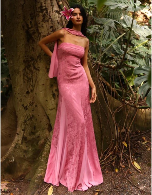 Robe longue en mousseline de soie rose avec fesses en...
