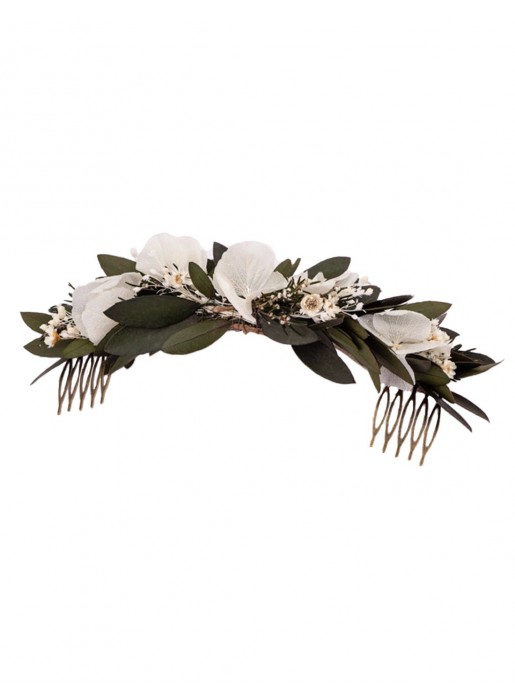 Peineta de invitada con diseño de hojas de olivo y flores blancas en INVITADISIMA.