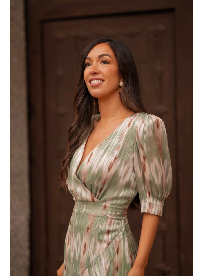 Vestido midi con escote cruzado y estampado