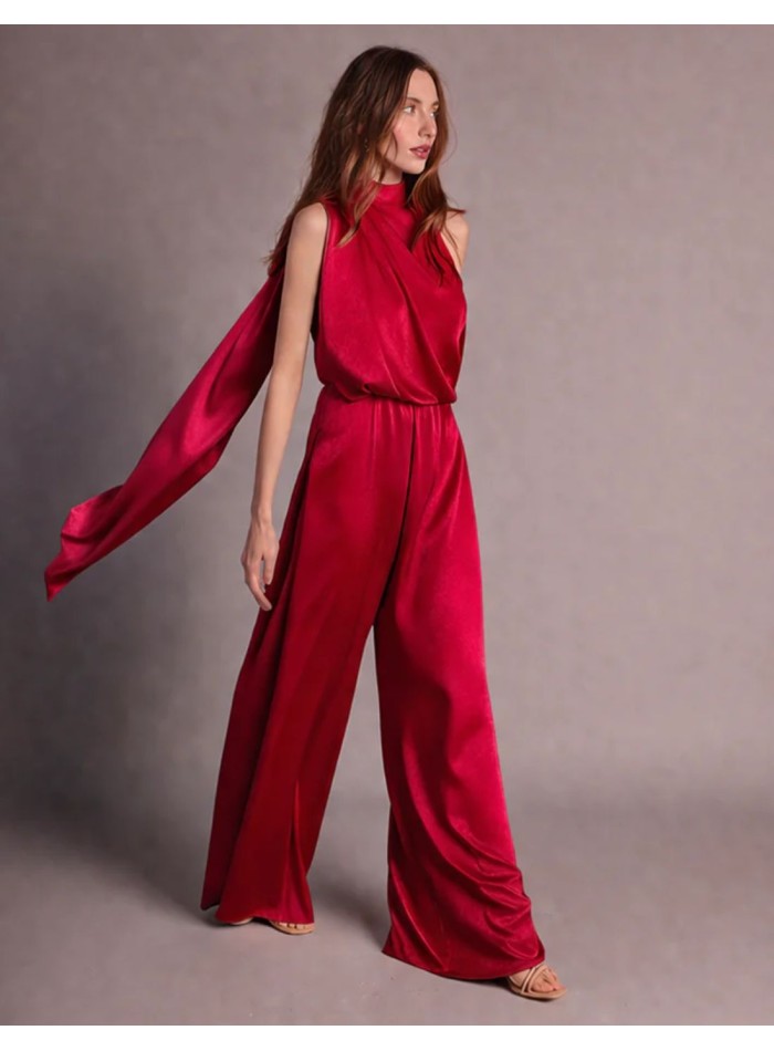 Combinaison en satin rubis avec jambe large et...