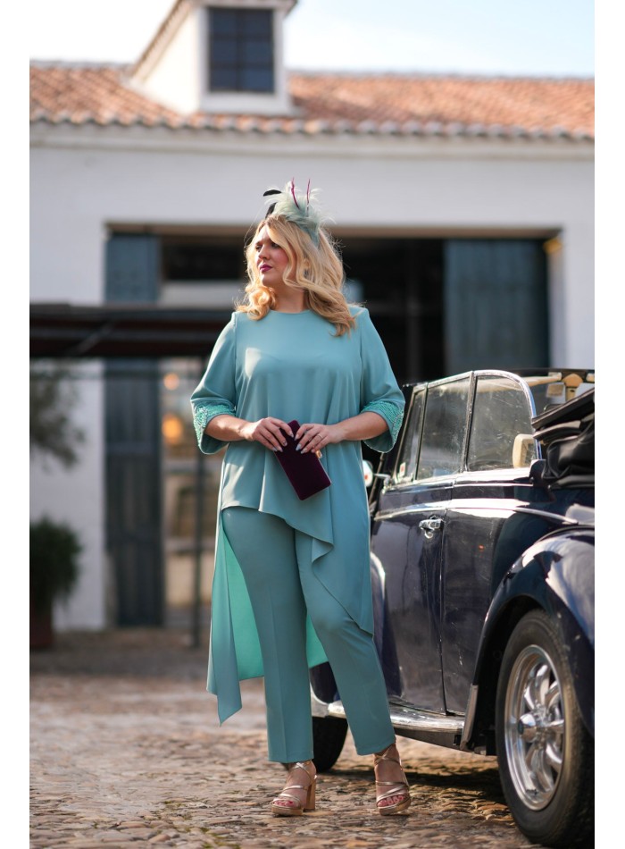 Conjunto de pantalón y blusa estilo casaca