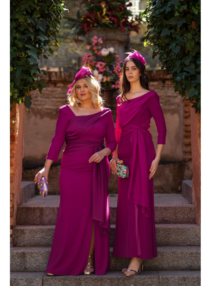 Long dress with an asymmetrical gathered...