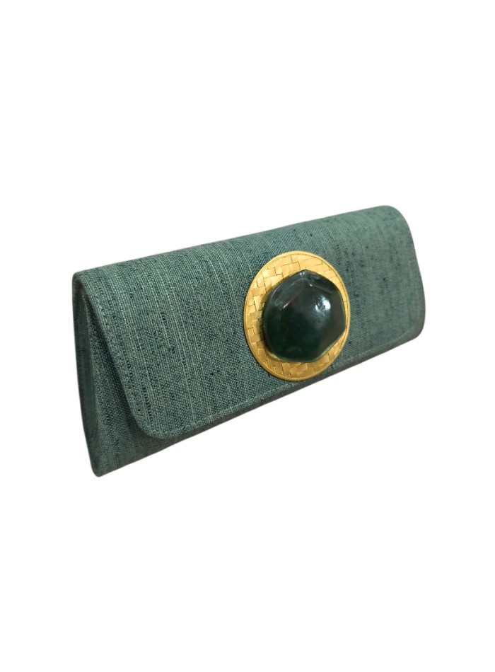 Cartera de yute verde con detalle de piedra