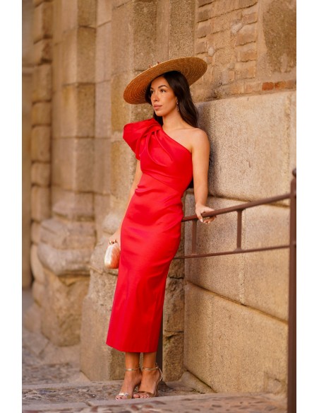 Robe midi à encolure asymétrique et épaules bouffantes