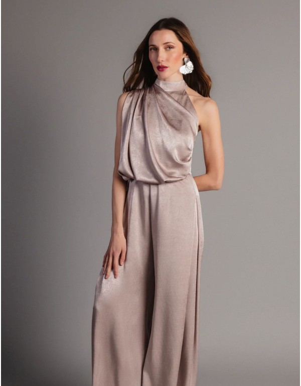 Combinaison en satin couleur vison avec jambe large et... 2