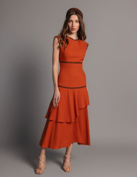 Vestido midi de lino teja con corte canesú y volantes