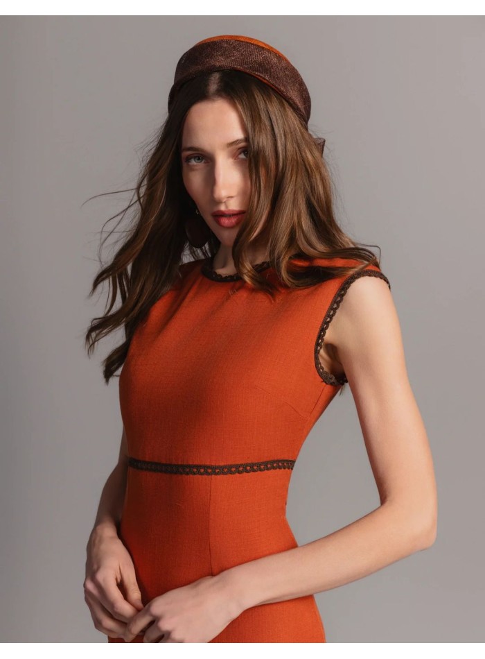 Raffia hat with a contrasting bow