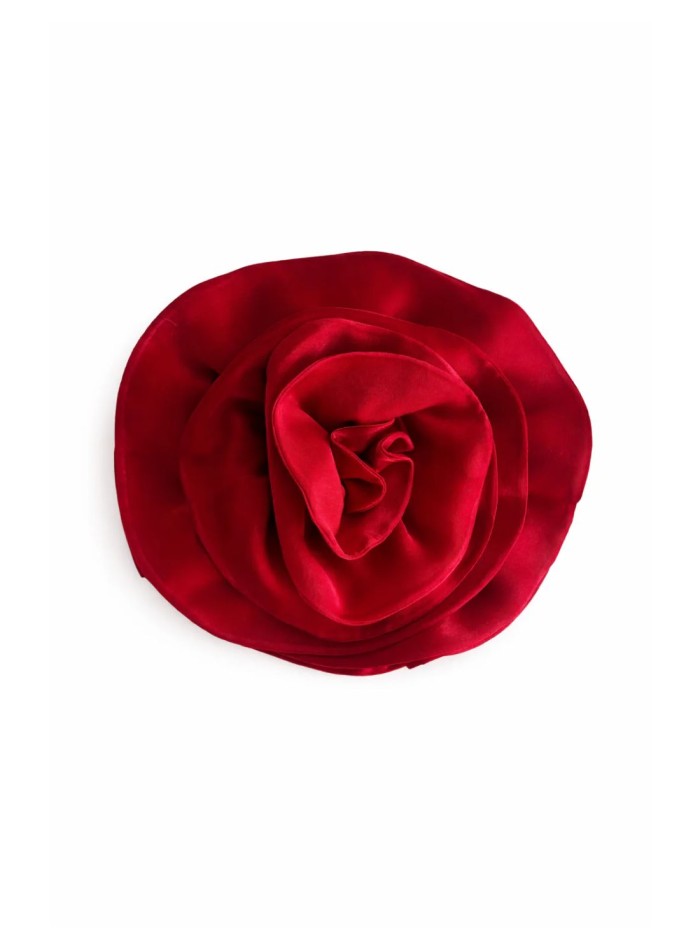 Flor de satén en color cereza