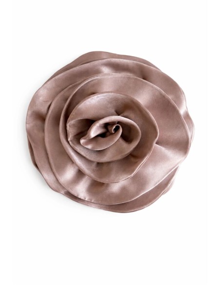 Mink-colored satin flower for a guest
