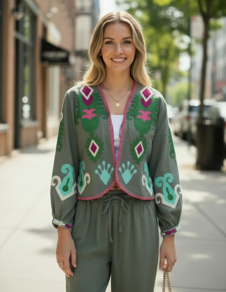 Short green hunting kimono with colorful floral embroidery