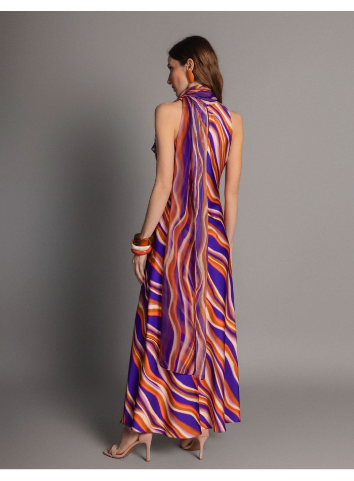 Robe longue imprimée en satin multicolore