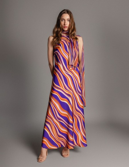 Robe longue imprimée en satin multicolore