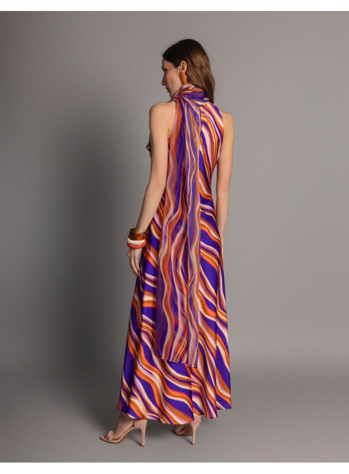 Robe longue imprimée en satin multicolore